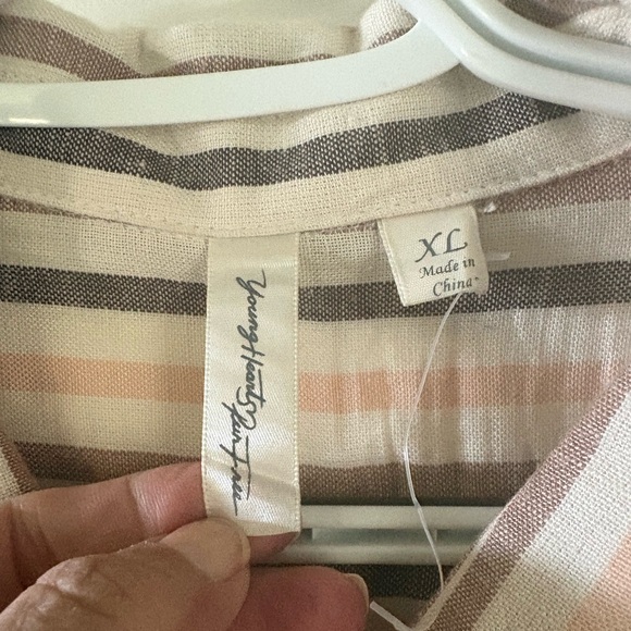 Front Tie Button Down NWOT - Picture 2 of 3